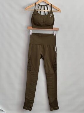 Gymshark Energy Seamless Sports Bra (S) and Leggings (S) Set in Olive